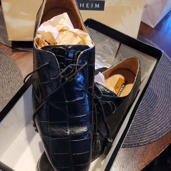 Men's Shoes - Picture 1 of 9